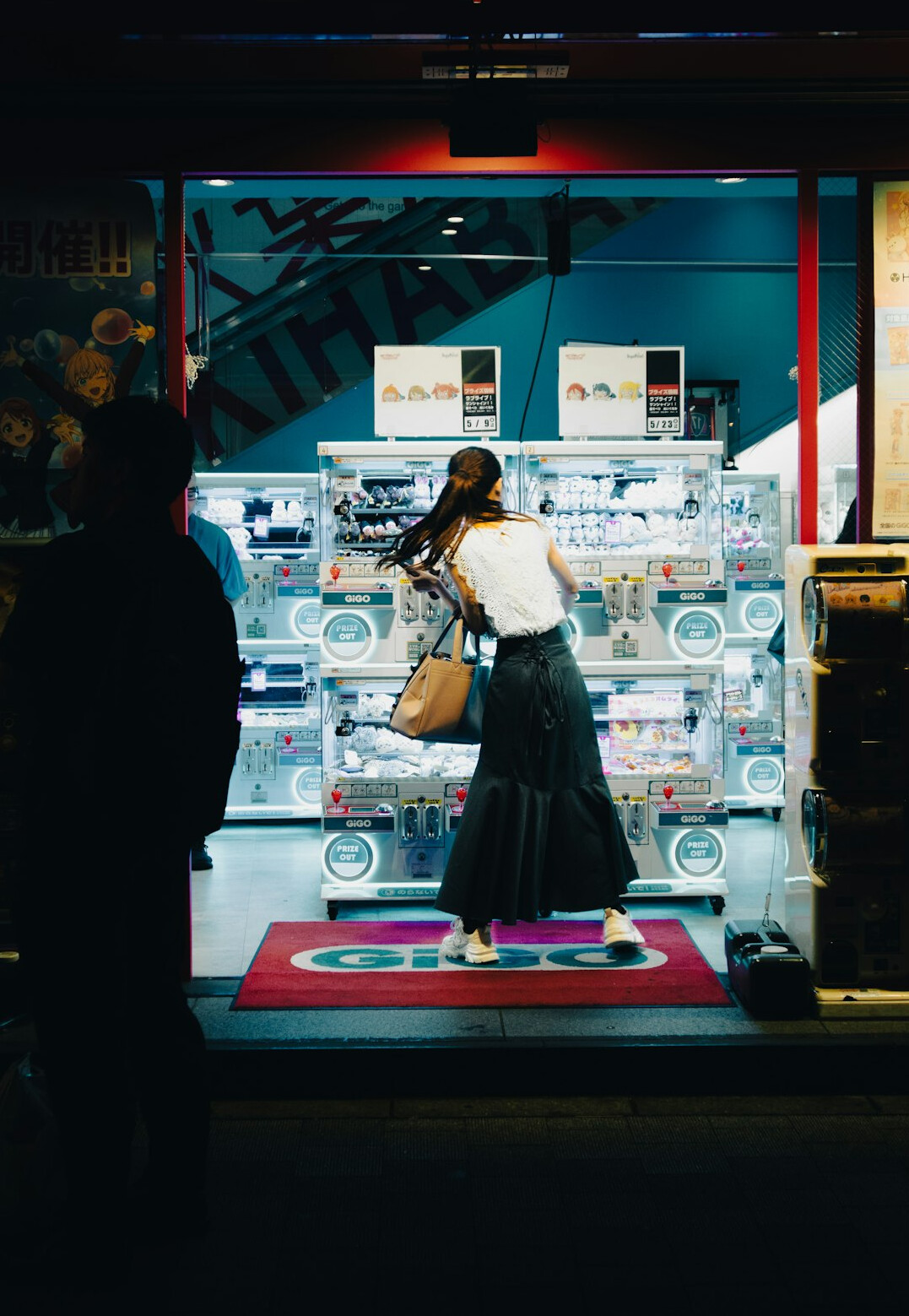 electronics store security